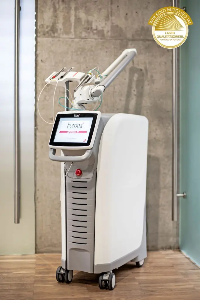 Guided BioFilm Therapie Gerät in der Erlenbusch Praxis Münster